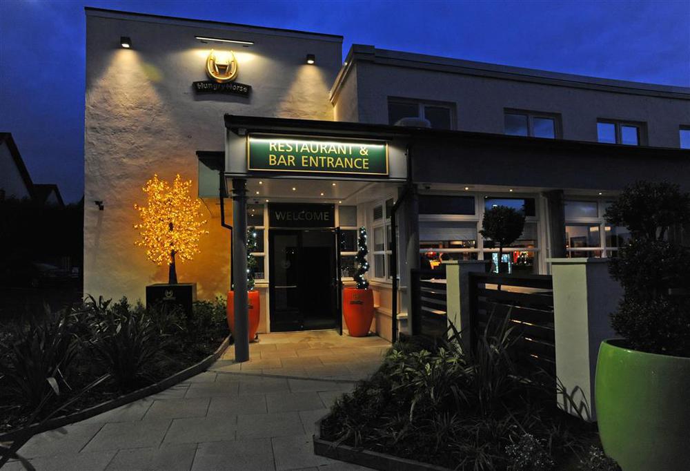 The Titan Hotel Clydebank Buitenkant foto
