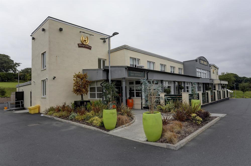 The Titan Hotel Clydebank Buitenkant foto